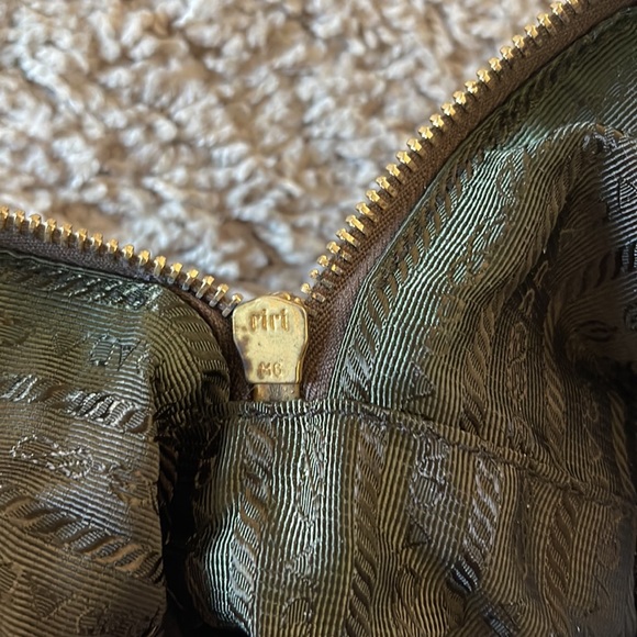 Prada authentic - Picture 10 of 16